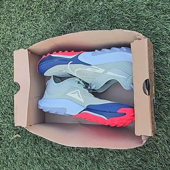 NIKE TERRA KIGER 8 MENS TRAIL RUNNING SNEAKERS SZ 13 NEW - Picture 4 of 5